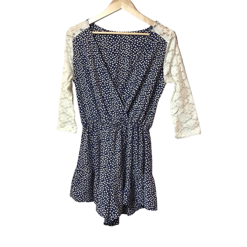 Le lis romper‎ lace sleeves size L